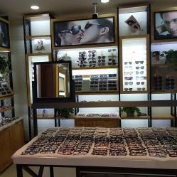 新視界眼鏡店（百聯徐匯店） 專業配鏡，點亮清晰視界